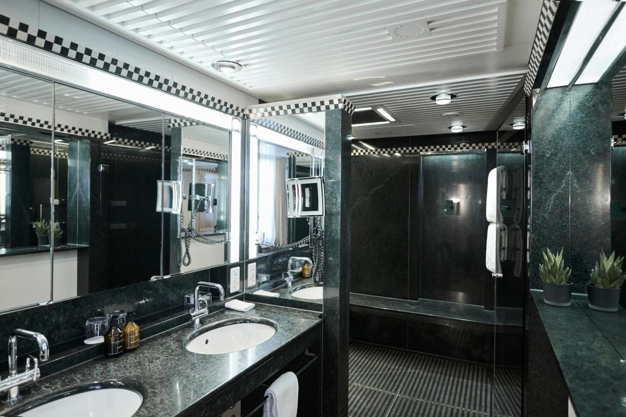Widder Hotel - Zurichs Luxury Hideaway Dış mekan fotoğraf