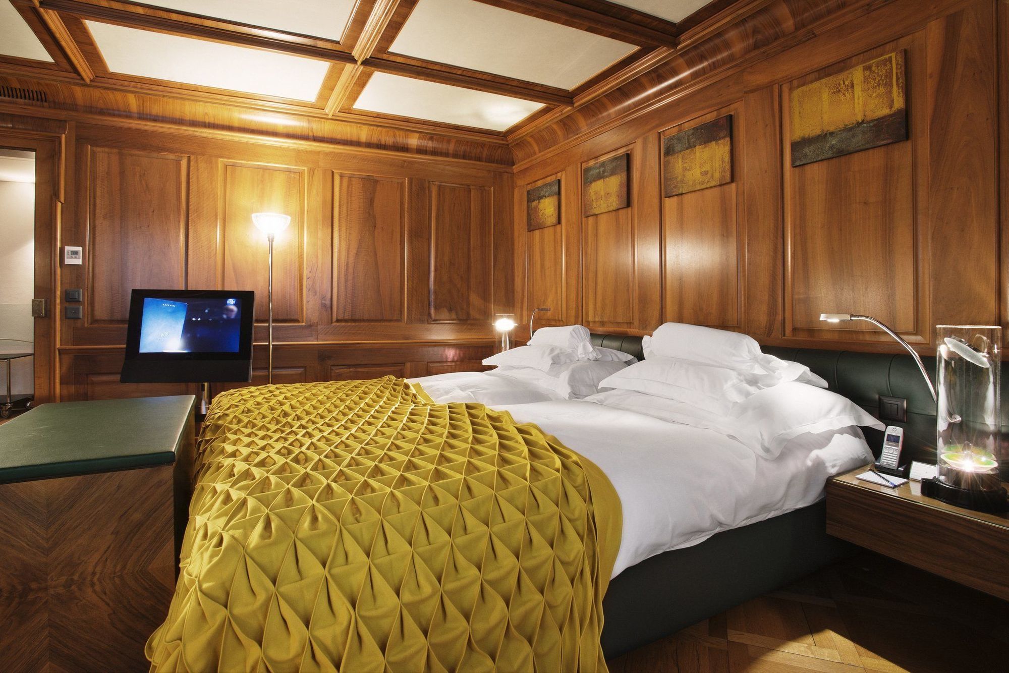 Widder Hotel - Zurichs Luxury Hideaway Oda fotoğraf